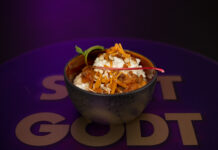 Havregrøt med rabarbrakompott